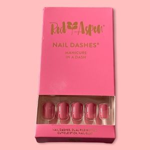 NIB Red Aspen Short Square Nail Dashes in Raspberries + Ivy